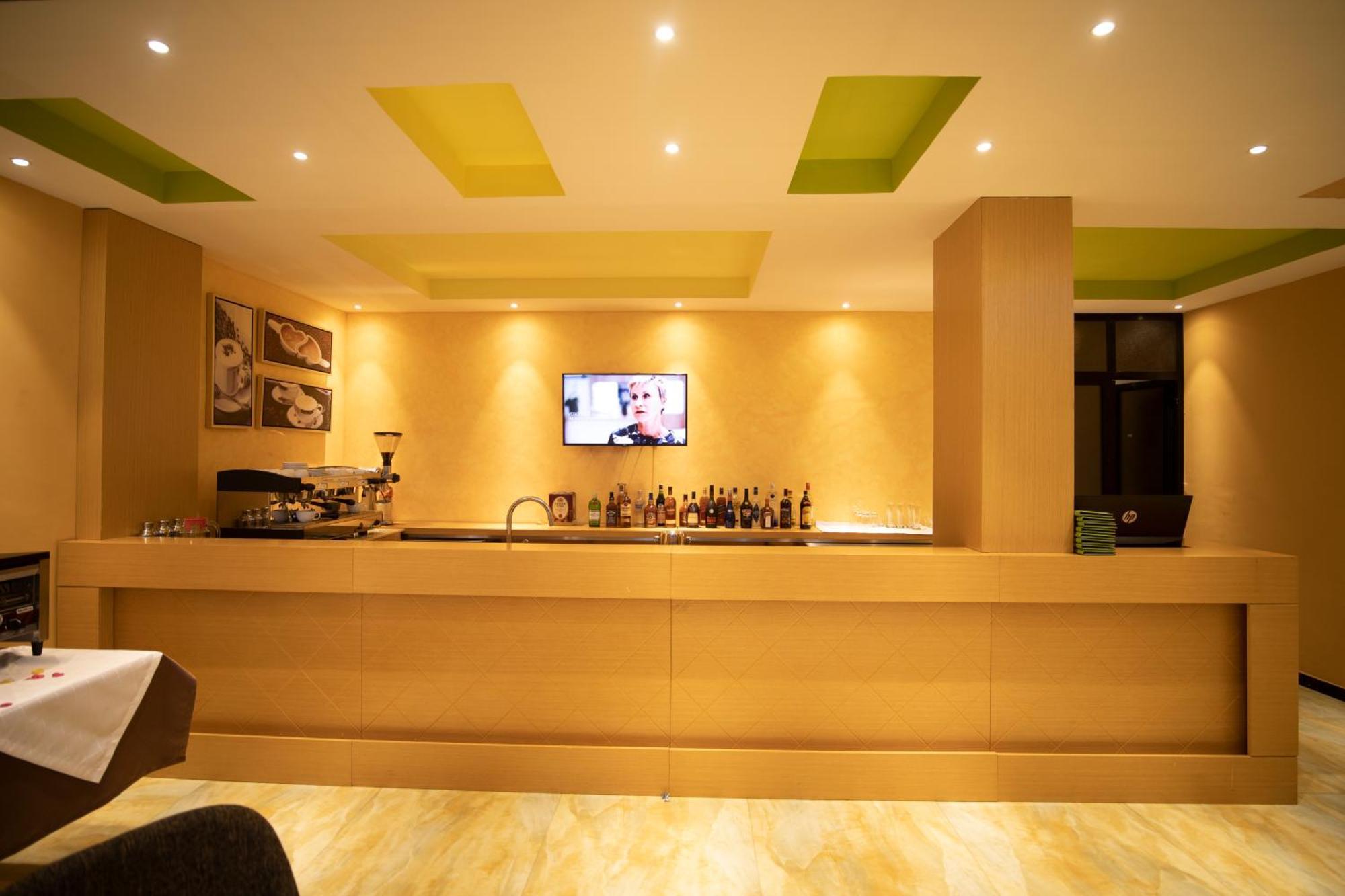 Vamos Addis Hotel Εξωτερικό φωτογραφία